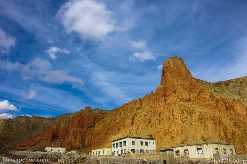 красные скалы Дакмара